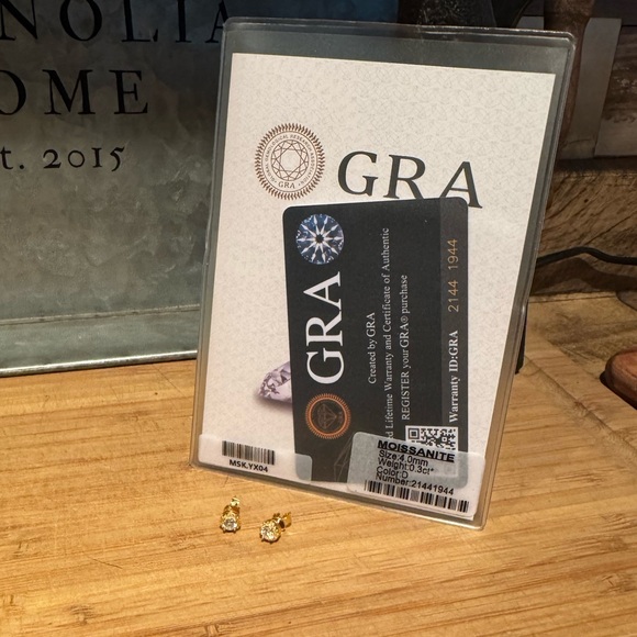 0.8 ctw Moissanite halo earrings - Picture 1 of 5